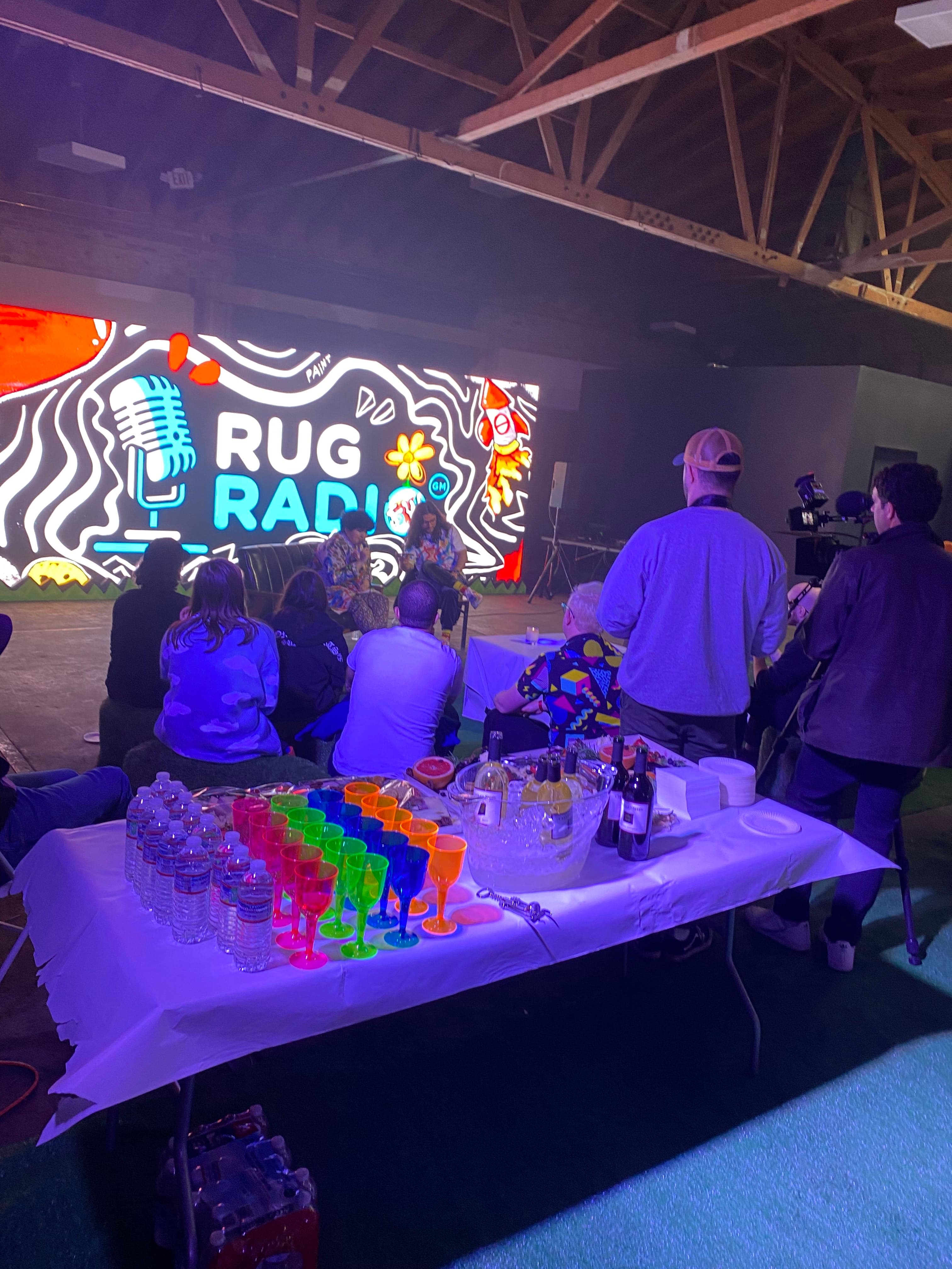 rug radio